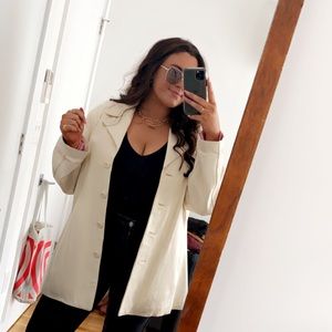 Meet your Posher, Claire